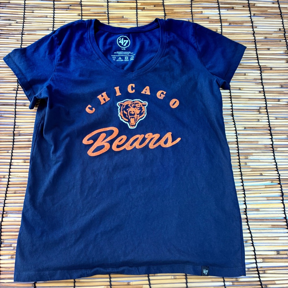 47โ Brand Chicago Bears V-Neck Graphic T-Shirt Navy Blue Womens L NFL Football